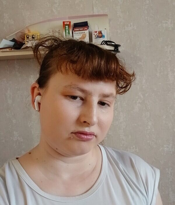 Оля