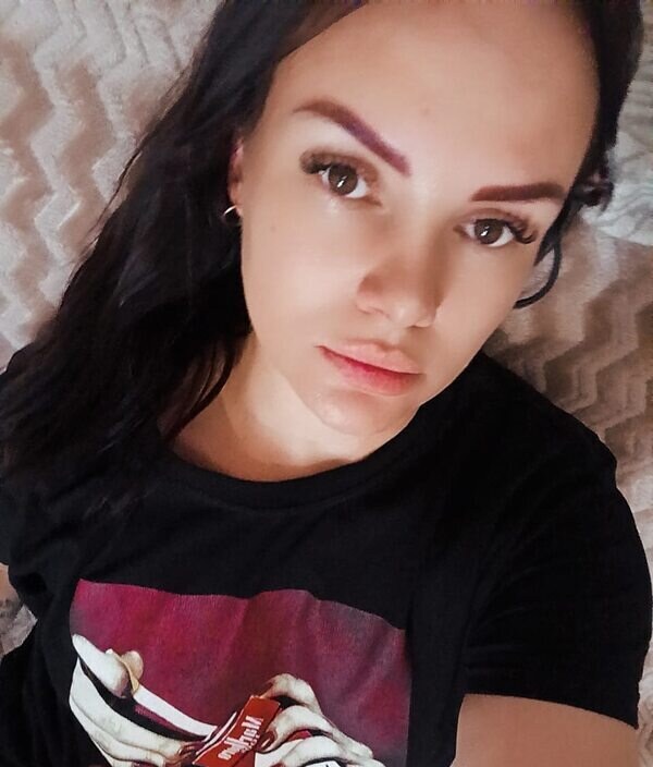 Оля