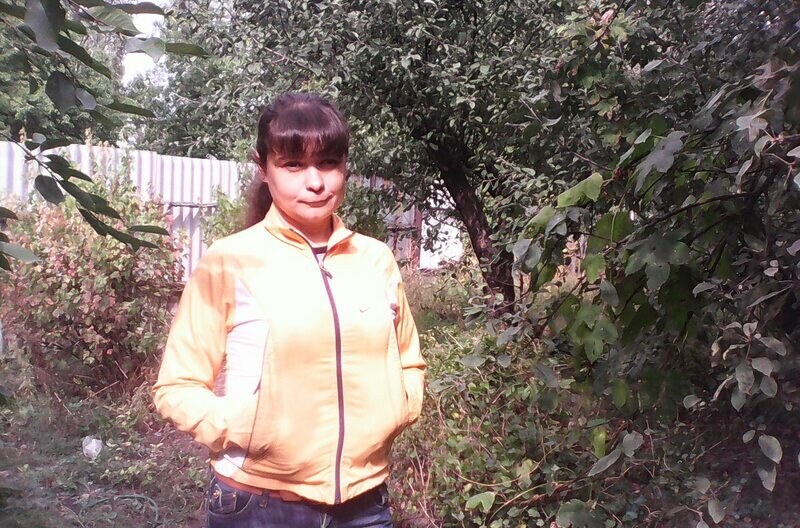 Оля