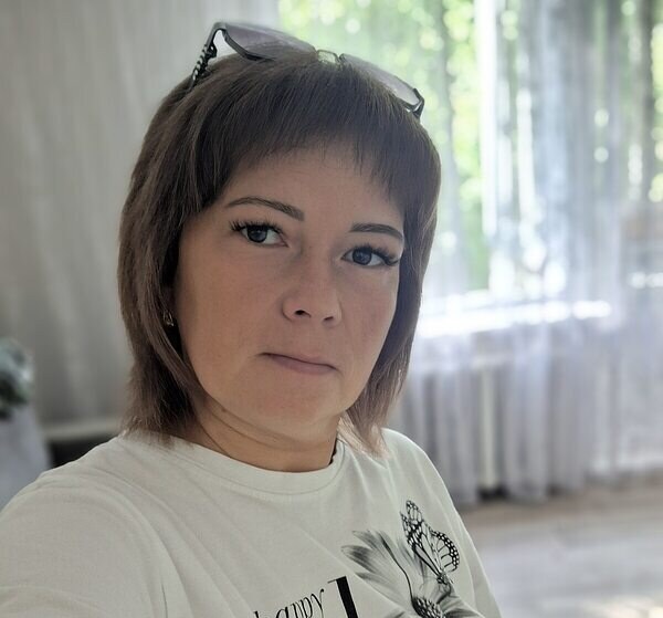Оля