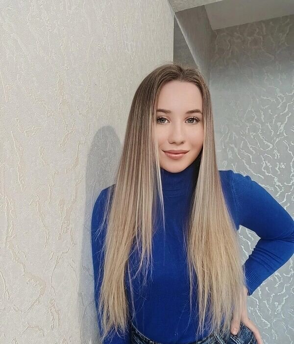 Оля