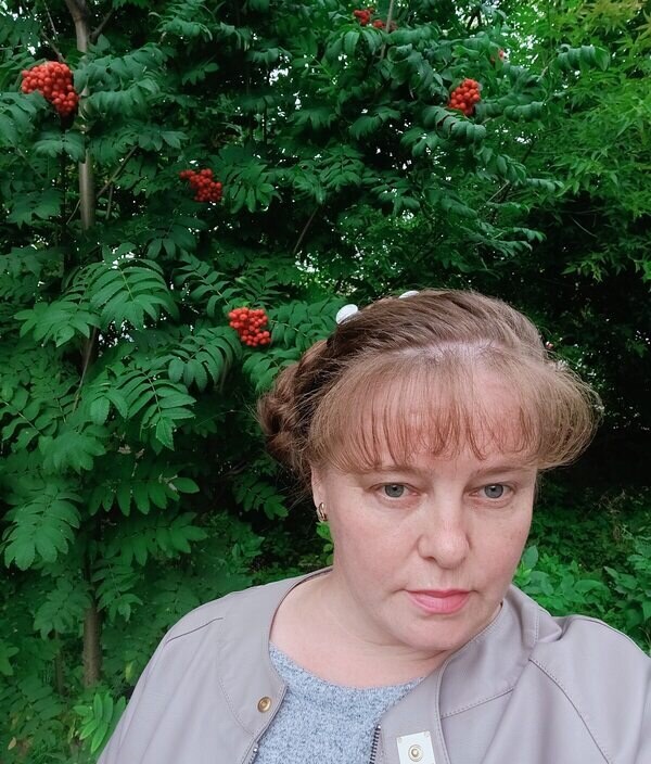 Оля
