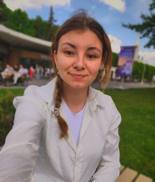 Оля