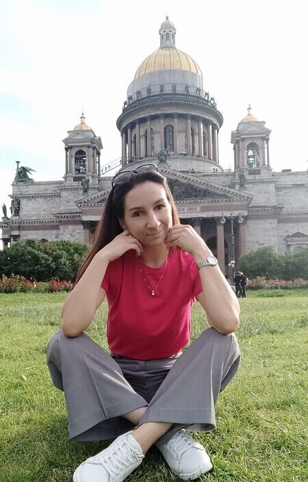 Оля