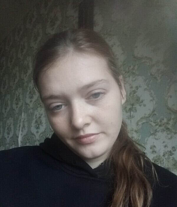 Оля