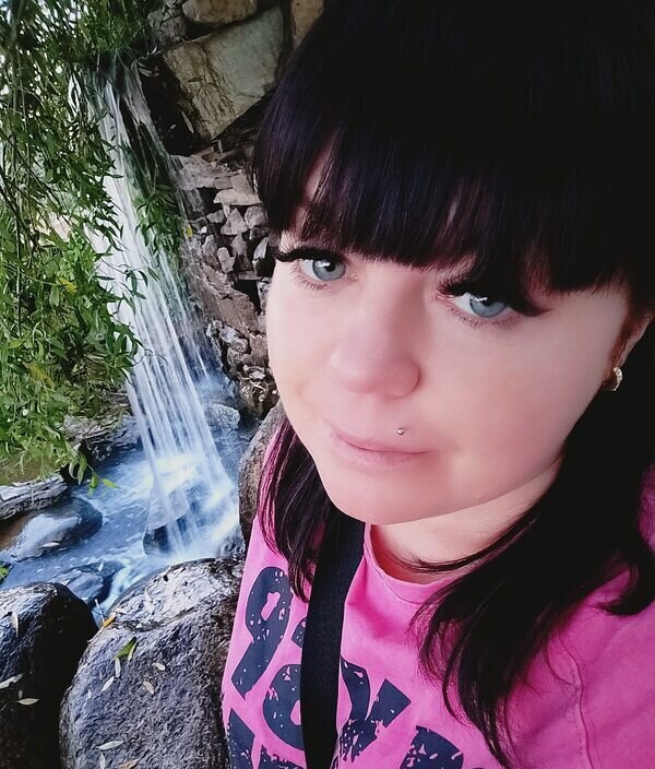 Аня