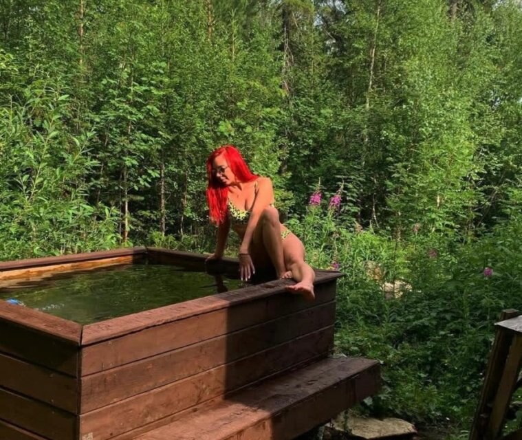 Оля
