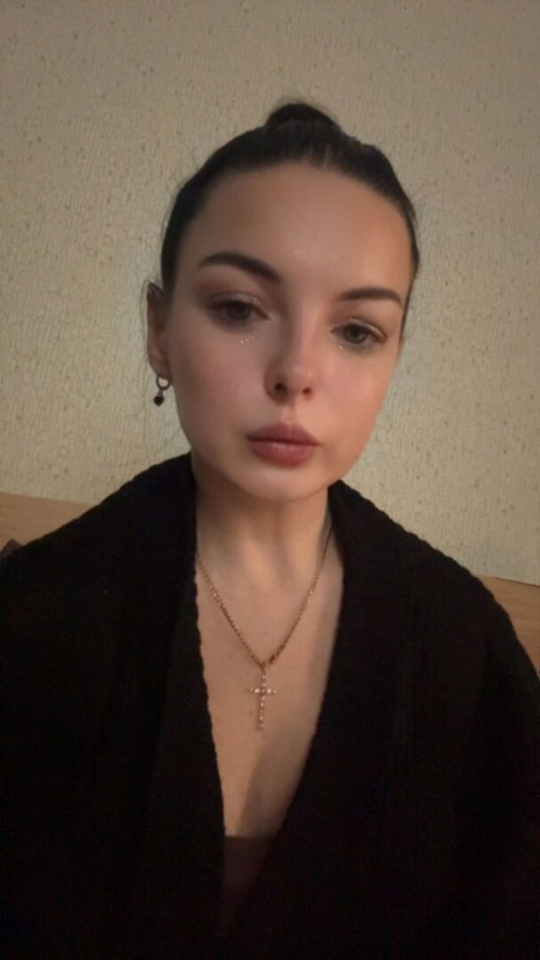 Оля