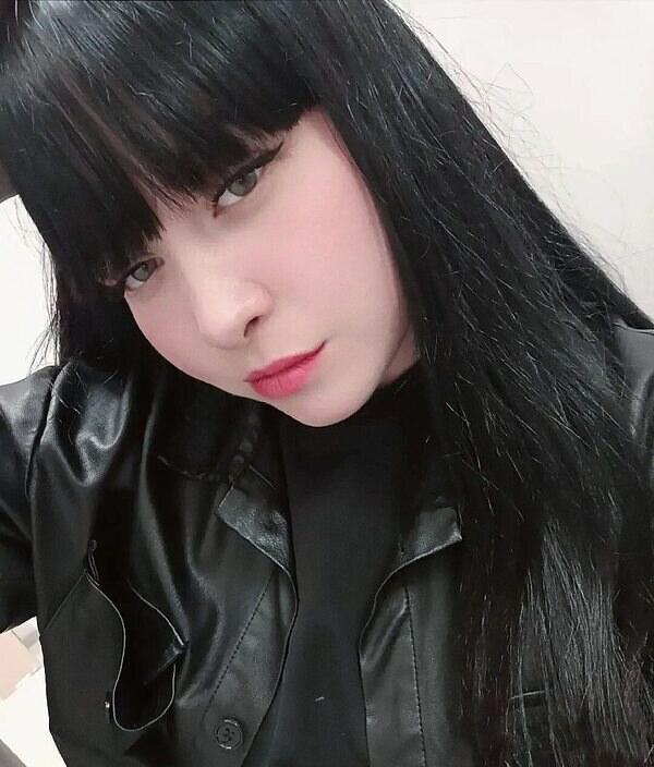 Оля