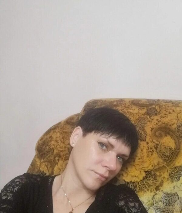 Оля