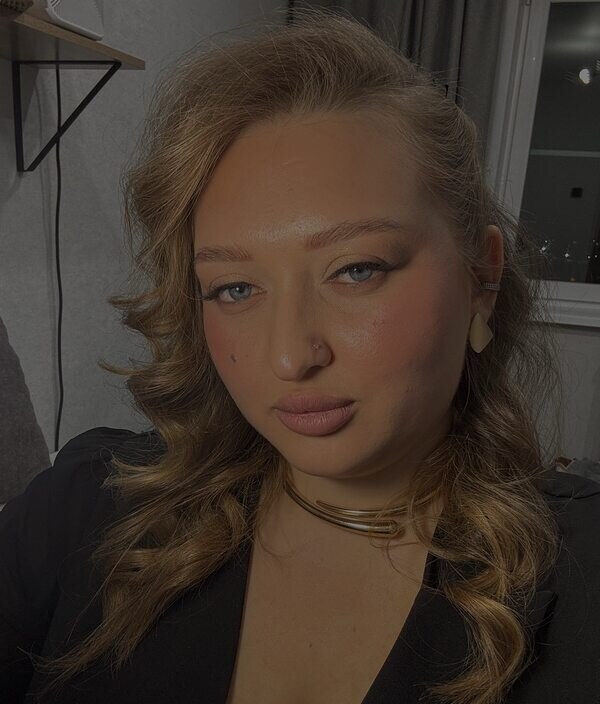 Полина