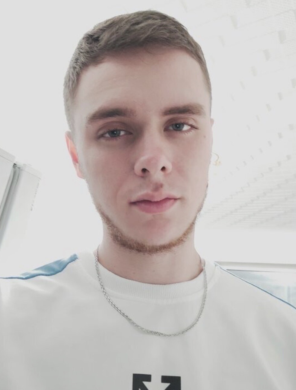 Артём