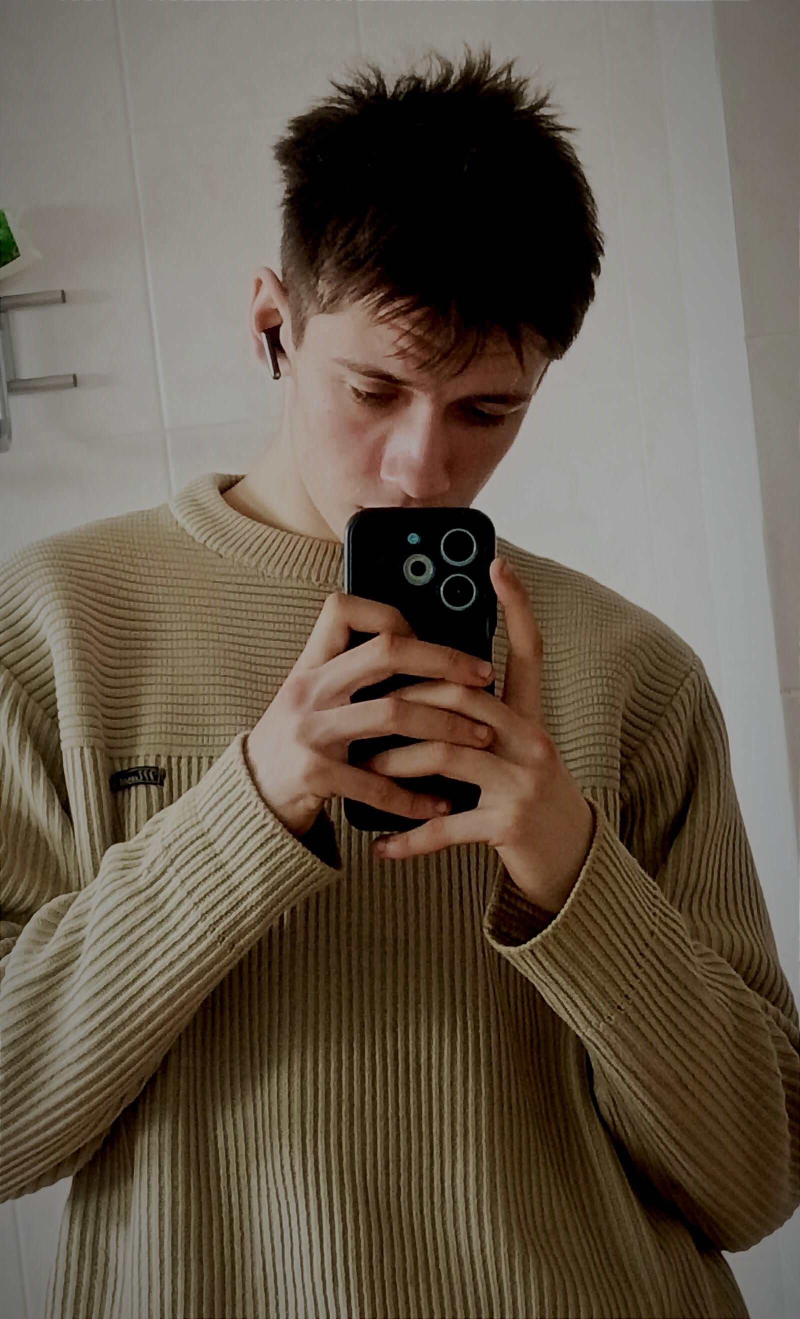 антон